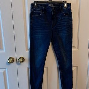 Abercrombie and Fitch women’s Simone High Rise Skinny jeans. Size 31/12.